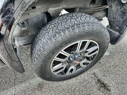 Onyx Black 2022 GMC Sierra 2500 SLE