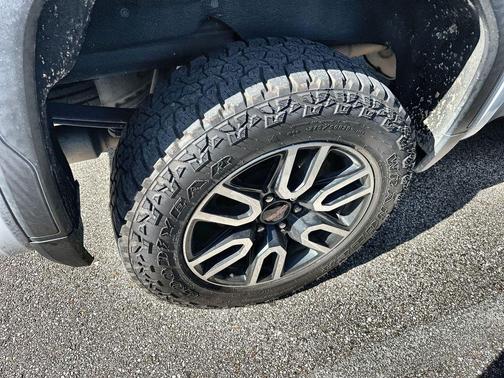 Summit White 2021 GMC Sierra 1500 AT4