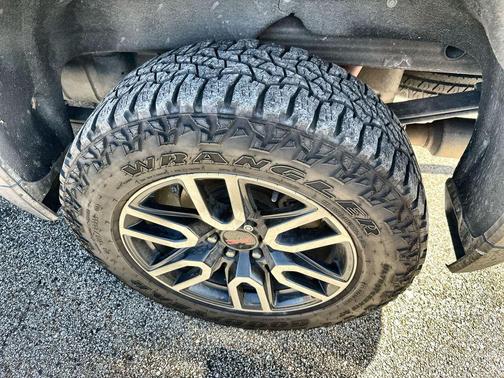 Summit White 2021 GMC Sierra 1500 AT4