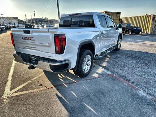 2022 GMC Sierra 1500 SLT