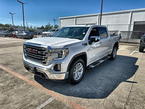 White Frost Tricoat 2022 GMC Sierra 1500 SLT