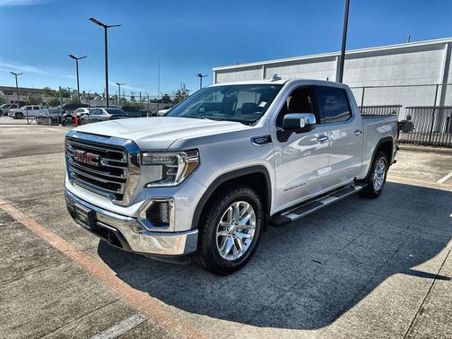 White Frost Tricoat 2022 GMC Sierra 1500 SLT
