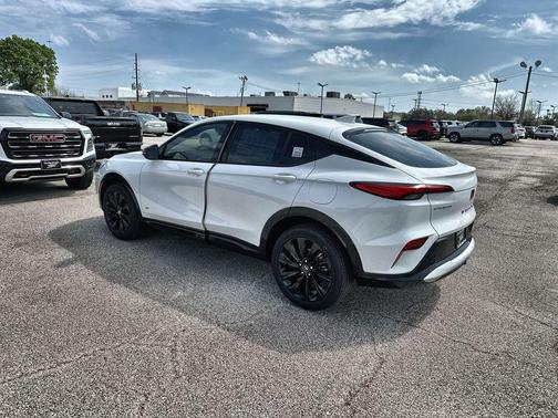 Summit White 2026 Buick Envista Sport Touring FWD