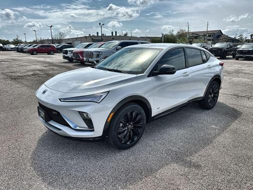 Summit White 2026 Buick Envista Sport Touring FWD