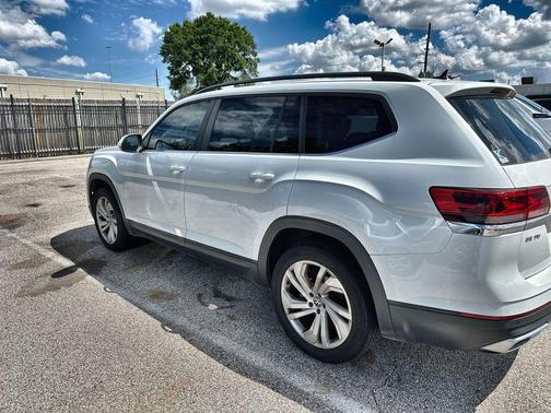 2021 Volkswagen Atlas 3.6L SE w/Technology