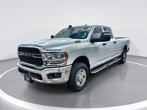 Bright White Clearcoat 2023 RAM 2500 Tradesman Crew Cab 4x4 8' Box