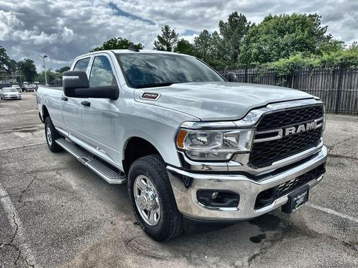 Bright White Clearcoat 2023 RAM 2500 Tradesman Crew Cab 4x4 8' Box