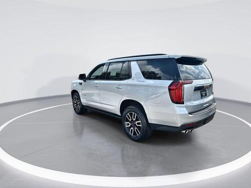 White Frost Tricoat 2024 GMC Yukon 4WD AT4