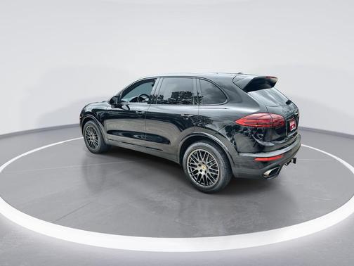 Jet Black Metallic 2018 Porsche Cayenne Platinum Edition