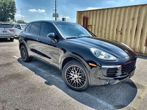 Jet Black Metallic 2018 Porsche Cayenne Platinum Edition
