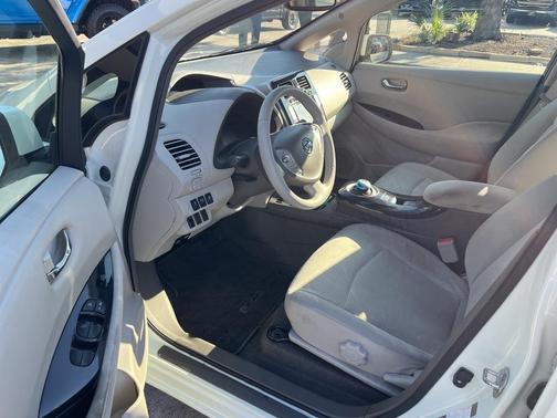 2012 Nissan Leaf SL