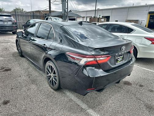Midnight Black Metallic 2021 Toyota Camry SE
