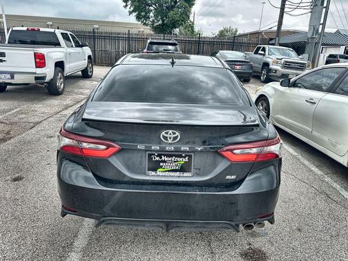 Midnight Black Metallic 2021 Toyota Camry SE