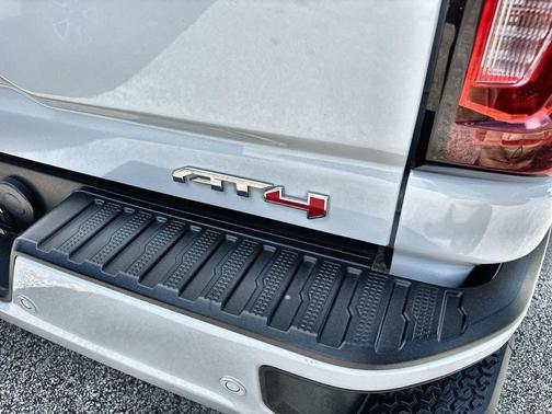 Summit White 2022 GMC Sierra 3500 AT4