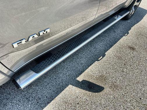 Billet Silver Metallic Clearcoat 2022 RAM 1500 Laramie