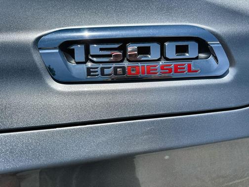 Billet Silver Metallic Clearcoat 2022 RAM 1500 Laramie