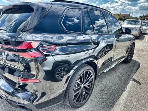 2025 BMW X5 M60i