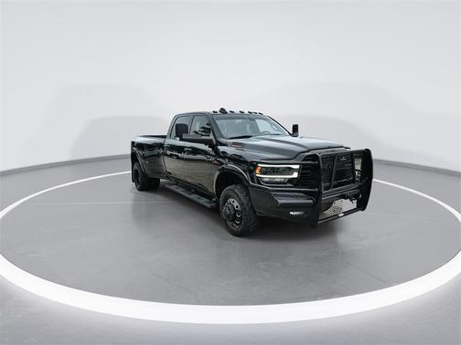2021 RAM 3500 Laramie Crew Cab 4x4 8' Box