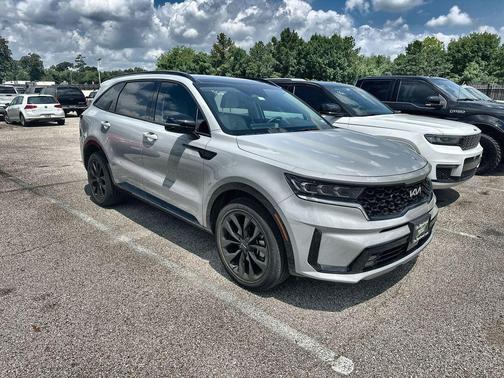 Wolf Gray 2023 Kia Sorento SX
