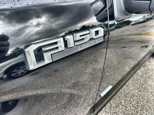 SHADOW BLACK 2017 Ford F-150 Limited