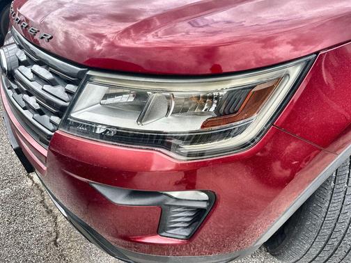 RUBY RED METALLIC TINTED CC 2018 Ford Explorer XLT
