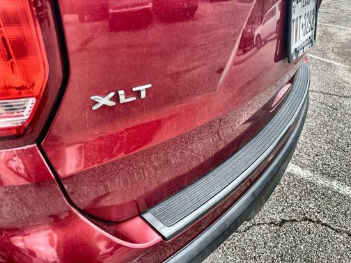 RUBY RED METALLIC TINTED CC 2018 Ford Explorer XLT