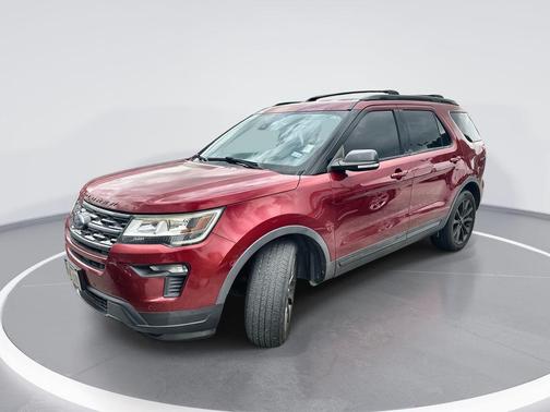 RUBY RED METALLIC TINTED CC 2018 Ford Explorer XLT