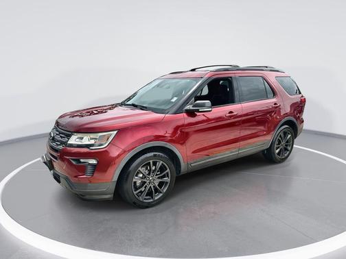 RUBY RED METALLIC TINTED CC 2018 Ford Explorer XLT