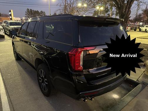 2022 GMC Yukon XL 4WD AT4