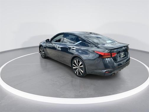 2020 Nissan Altima Platinum FWD