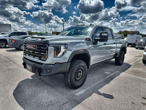 Thunderstorm Gray 2025 GMC Sierra 2500 AT4X