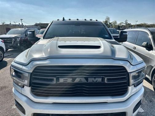 2024 RAM 2500 Laramie Crew Cab 4x4 6'4' Box