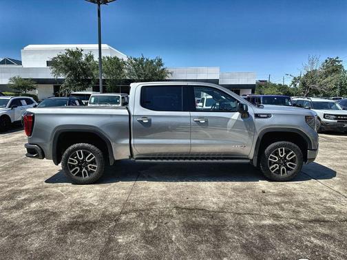 Sterling Metallic 2024 GMC Sierra 1500 AT4