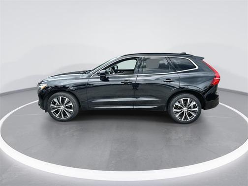 2022 Volvo XC60 B5 Momentum