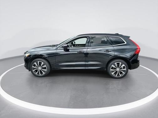 2022 Volvo XC60 B5 Momentum