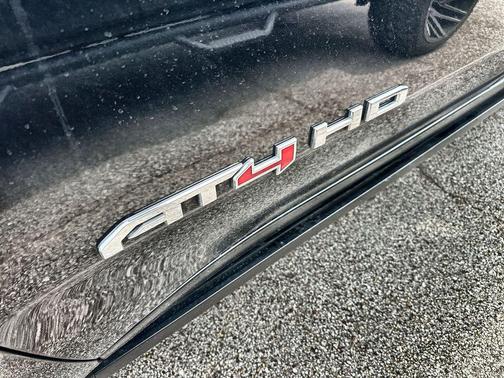 Onyx Black 2024 GMC Sierra 2500 AT4
