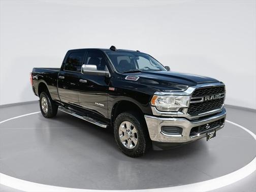 2019 RAM 2500 Tradesman Crew Cab 4x4 6'4' Box