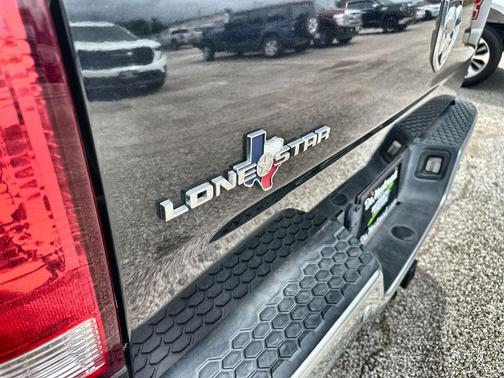 Brilliant Black Crystal Pearlcoat 2018 RAM 1500 Lone Star