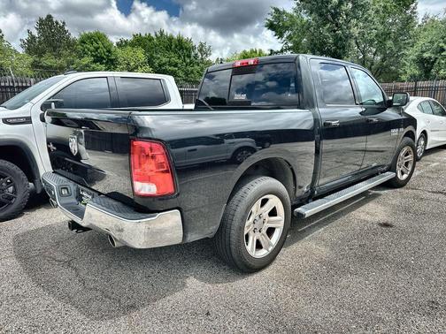 Brilliant Black Crystal Pearlcoat 2018 RAM 1500 Lone Star