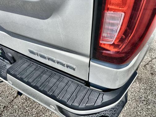 White Frost Tricoat 2025 GMC Sierra 1500 Denali