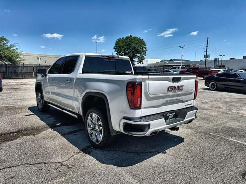 White Frost Tricoat 2025 GMC Sierra 1500 Denali