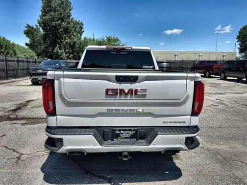White Frost Tricoat 2025 GMC Sierra 1500 Denali