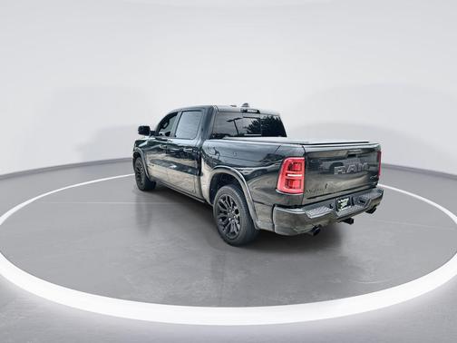 Diamond Black Crystal Pearlcoat 2025 RAM 1500 Limited