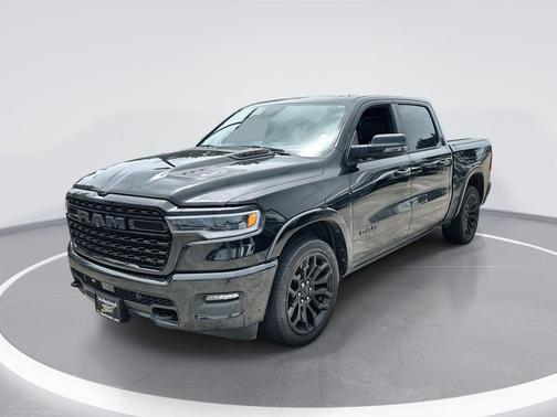 Diamond Black Crystal Pearlcoat 2025 RAM 1500 Limited