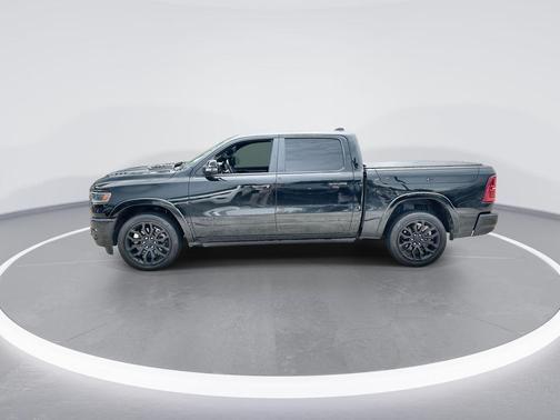 Diamond Black Crystal Pearlcoat 2025 RAM 1500 Limited
