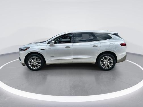 White Frost Tricoat 2018 Buick Enclave Avenir