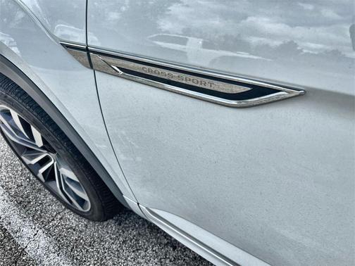 2021 Volkswagen Atlas Cross Sport 3.6L V6 SEL R-Line