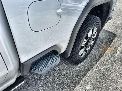 White Frost Tricoat 2024 GMC Sierra 2500 Denali