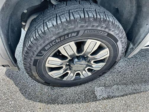 White Frost Tricoat 2024 GMC Sierra 2500 Denali