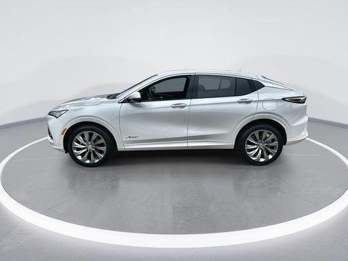 White Frost Tricoat 2026 Buick Envista Avenir FWD